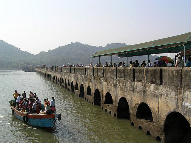 travel to Elephanta Island by ferry and explorer elephanta caves at Mumbai, India