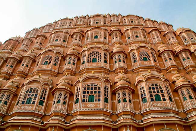 the Indian palace of Hawa Mahal